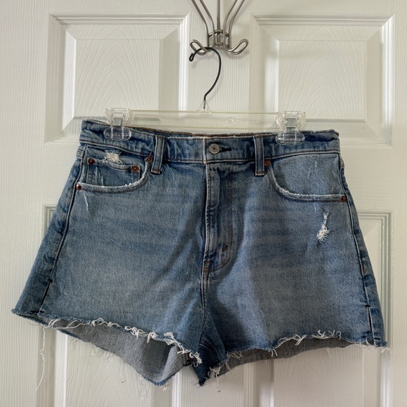 Abercrombie and Fitch The Mom Short High Rise - size 4 - Picture 1 of 4